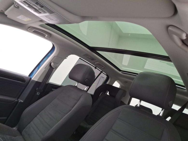 Volkswagen Touran 2.0 TDi Highline LED Pano Navi Alcantara Camera KeylessGo Klima PDC ... #5