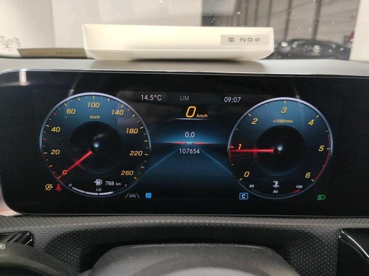 Mercedes CLA 180 d AMG Night LED Widescreen Ambient LED Navi Sport-Leather-Alcantara Klima PDC ... #6