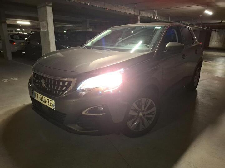 Peugeot 3008 1.5 BlueHDi Aut. I-Cocpit CarPlay Navi Klima PDC ... #1