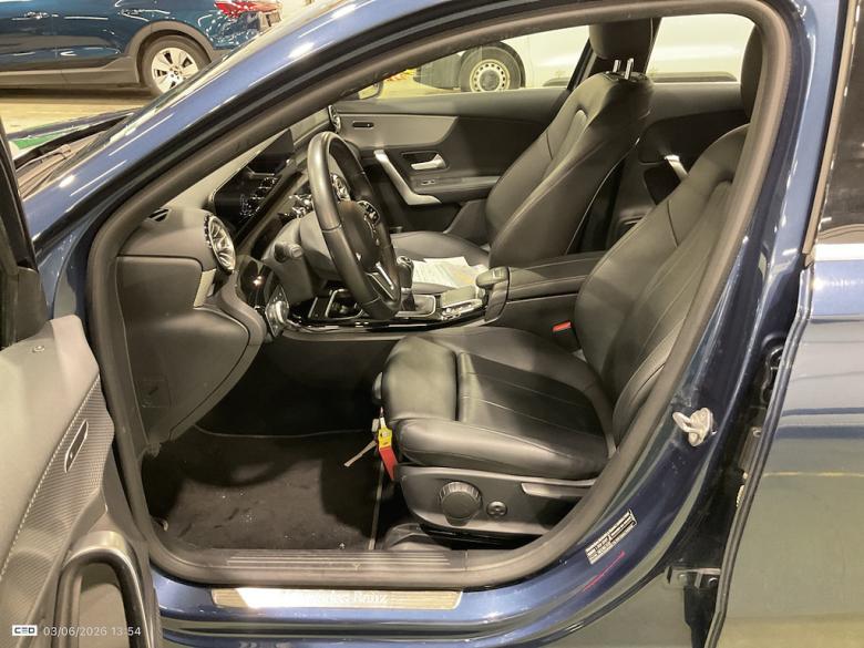 Mercedes A 180 i Progressive LED Widescreen Ambient CarPlay Navi Sport-Leather Klima PDC ... #6